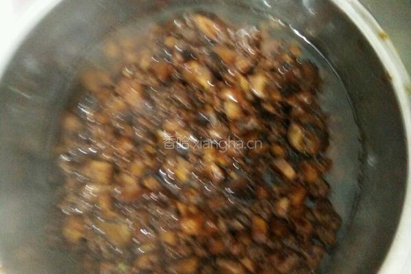 自制香菇酱也可作为香菇肉馅包饺子的做法图解7