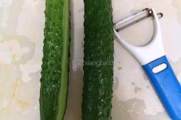 凉拌黄瓜的做法图解1