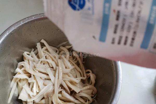 油炸杏鲍菇的做法图解3