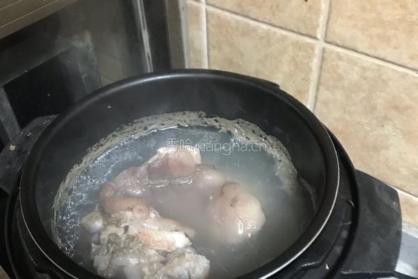 超简单版红烧糯猪手的做法图解3