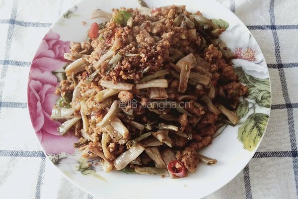 卜豆角炒肉末
