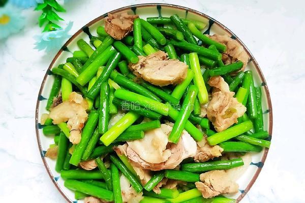蒜苔炒熟肉的做法图解10