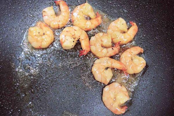 菠萝虾仁炒饭的做法图解9