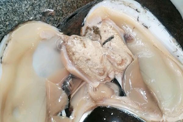 眉豆花生鸡脚河蚌汤的做法图解2