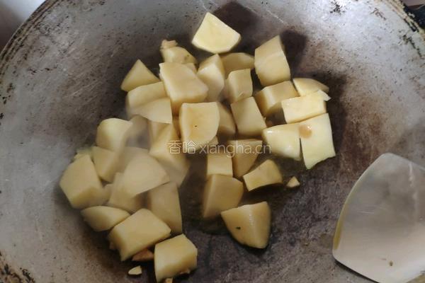 土豆炖鸡腿的做法图解5