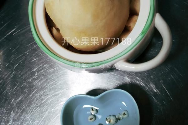 川贝母蒸梨的做法图解3
