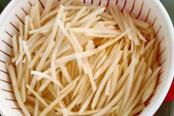 炝炒土豆丝的做法图解2