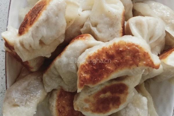 猪肉红薯粉丝水煎饺的做法图解10