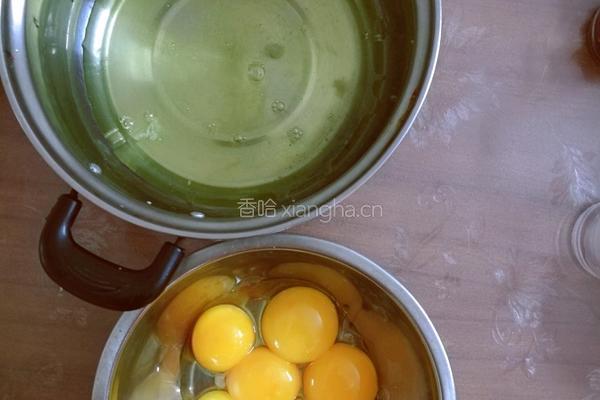 电饭锅版蛋糕的做法图解2