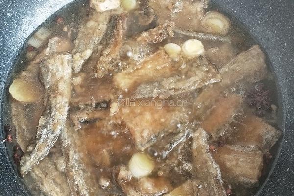 红烧带鱼的做法图解3
