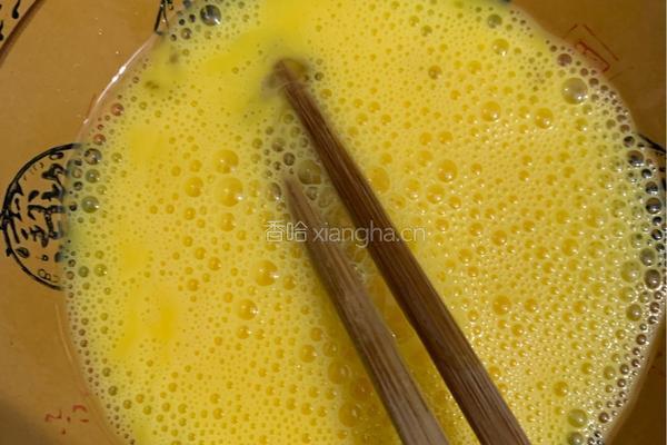 腊肉蛋炒饭的做法图解1