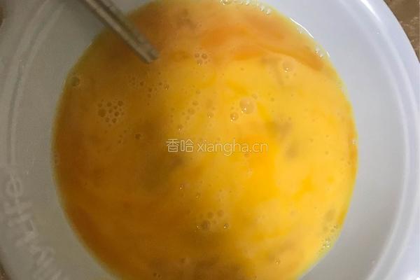 榨菜炒蛋的做法图解3