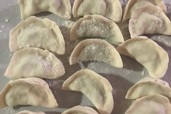 韭菜鸡蛋虾米水饺的做法图解6