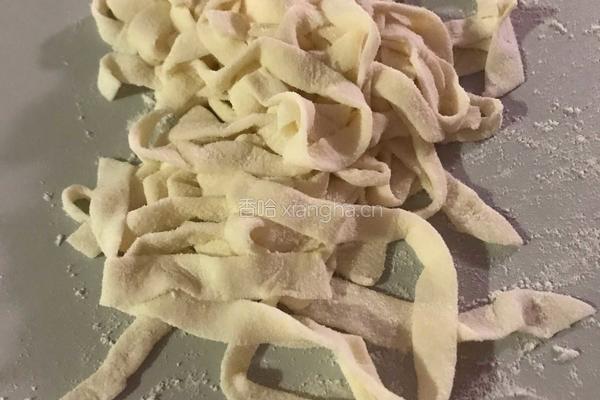 韭菜鸡蛋虾米水饺的做法图解7