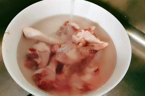 大脚菌玉米鸡汤的做法图解4