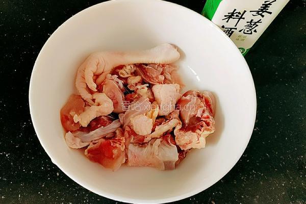 大脚菌玉米鸡汤的做法图解5