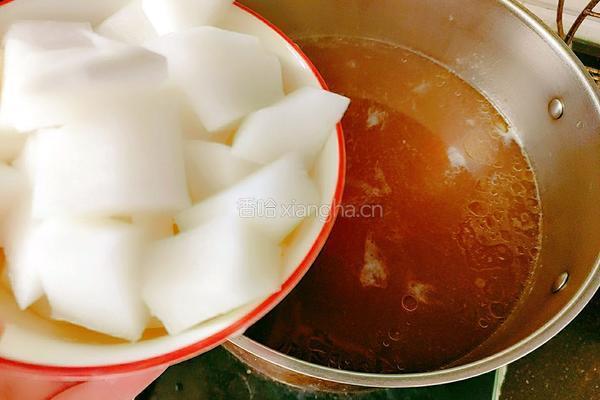 大脚菌玉米鸡汤的做法图解15