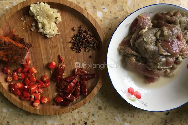 水煮牛肉的做法图解1