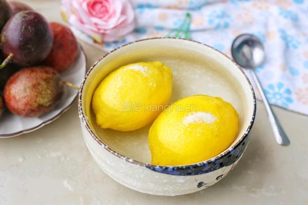 百香果柠檬蜂蜜水的做法图解2