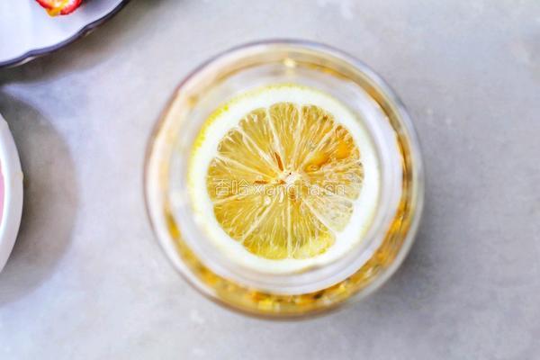 百香果柠檬蜂蜜水的做法图解6