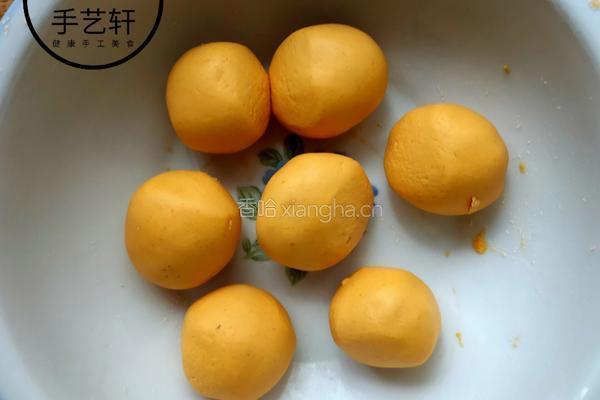 南瓜芝麻饼的做法图解5