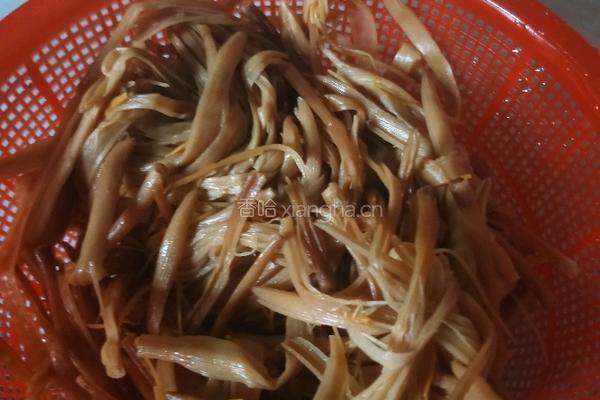 炒干黄花菜的做法图解1