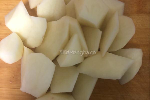 土豆烧鸡腿的做法图解3