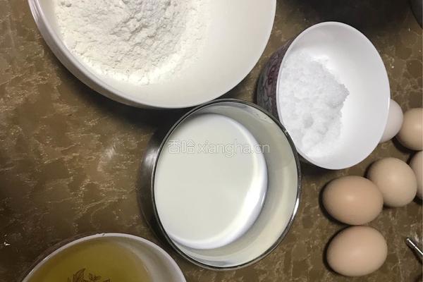 电饭锅蒸蛋糕的做法图解1