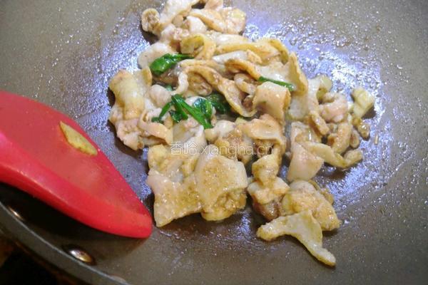 酸菜焖鸡皮的做法图解3