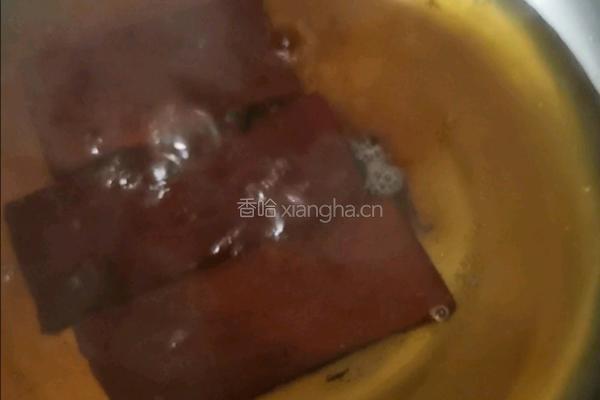 松软香甜的红糖发糕的做法图解1