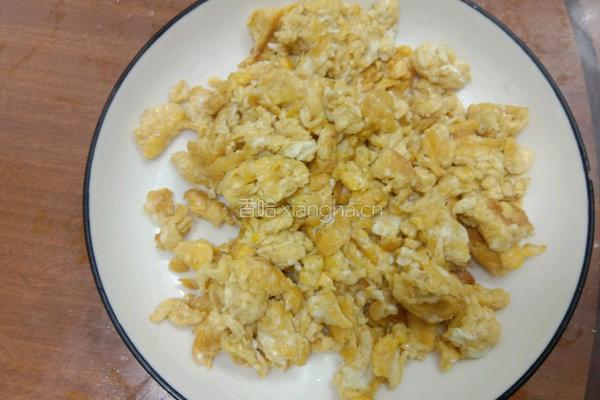 豆芽鸡蛋炒面的做法图解2