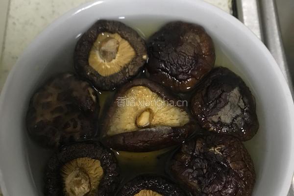 土豆烧鸡块的做法图解1