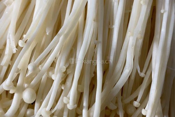 凉拌金针菇的做法图解1