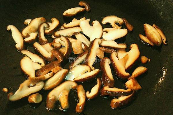 海带香菇豆汤的做法图解1
