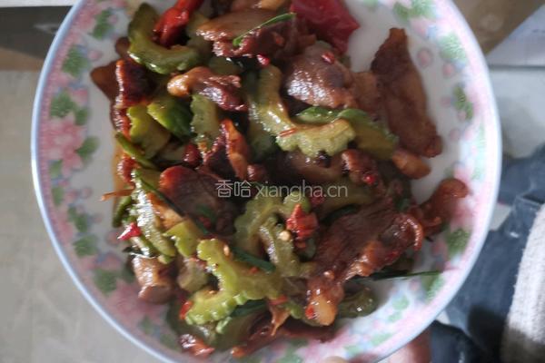 易上手的泡椒炒苦瓜的做法图解5