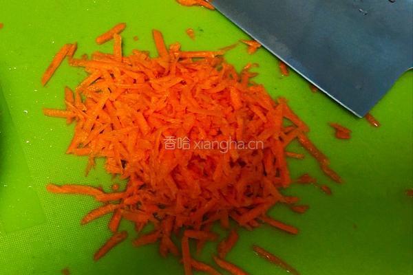 胡萝卜肉饺子的做法图解2