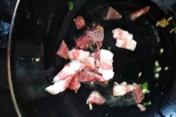 蒜苔炒肉的做法图解3