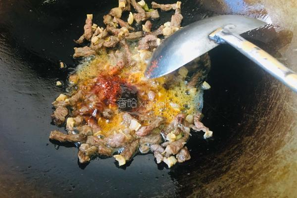 萝卜干炒牛肉的做法图解5