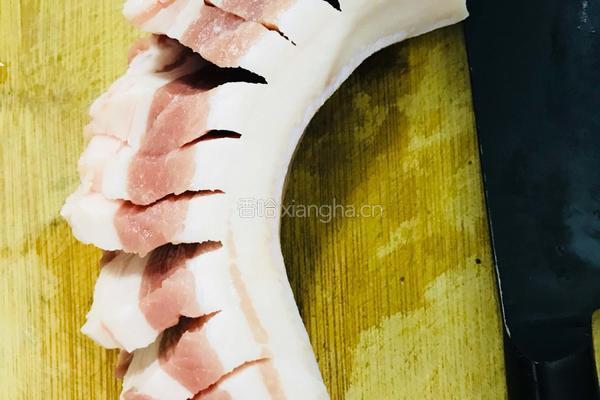 脆皮五花肉的做法图解1