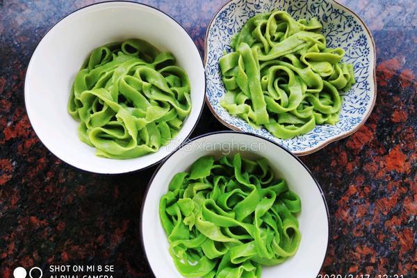 香菇鸡蛋酱菠菜面的做法图解11