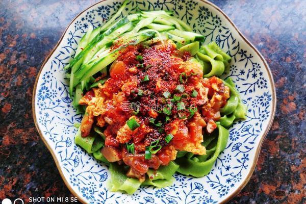香菇鸡蛋酱菠菜面的做法图解13