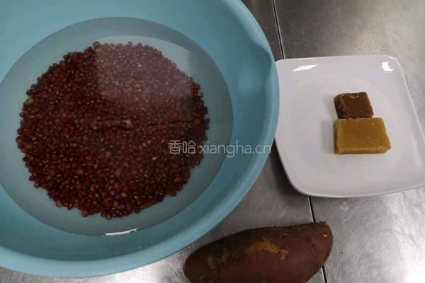红豆番薯糖水的做法图解1