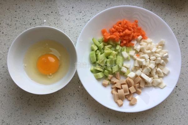 蛋炒饭的做法图解1