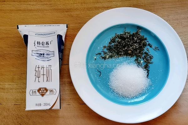 简易奶茶的做法图解1