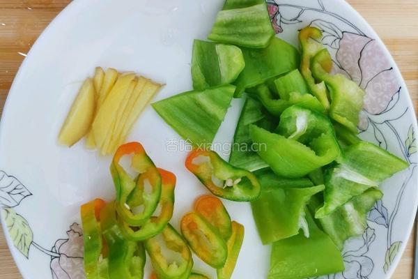 哈密瓜捞汁鸡翅的做法图解3