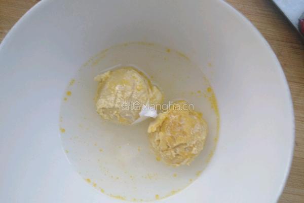 蟹黄玉米的做法图解2