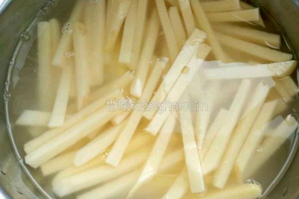 自制薯条的做法图解2