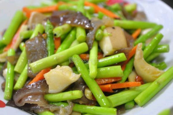 芦笋时蔬炒杏鲍菇的做法图解5