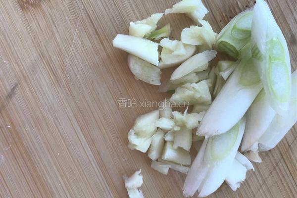 咖喱鸡肉土豆的做法图解1