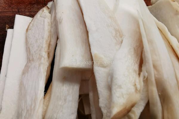 杏鲍菇鸡翅煲的做法图解3